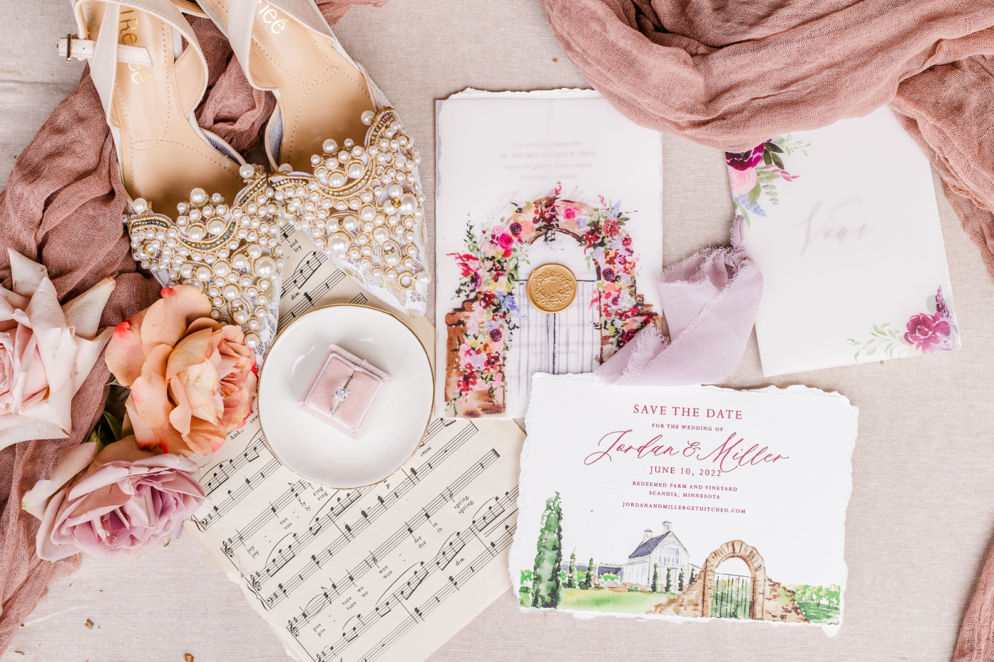 Easy Ways to Dress Up Your Wedding Invitations