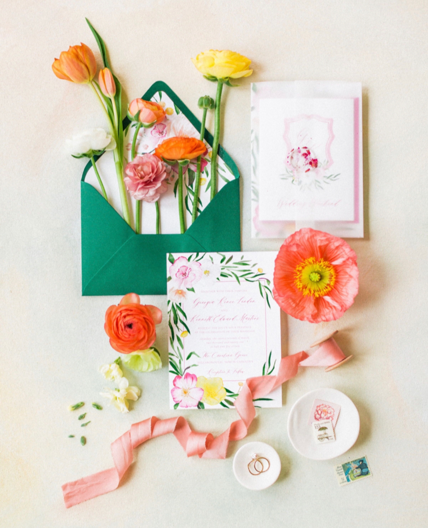 How to customize your wedding invitations