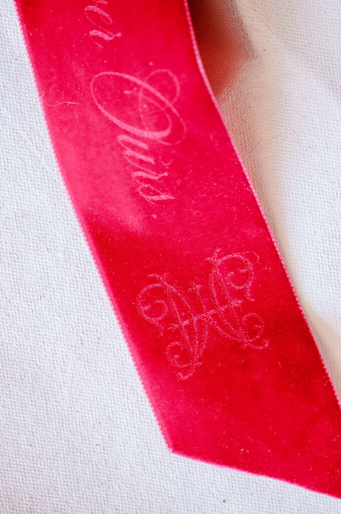 customized velvet ribbon on wedding bouquet with script