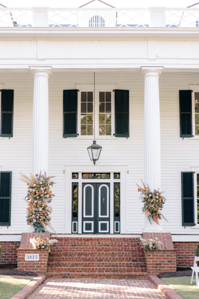 Rose Hill Estate wedding with fall flowers