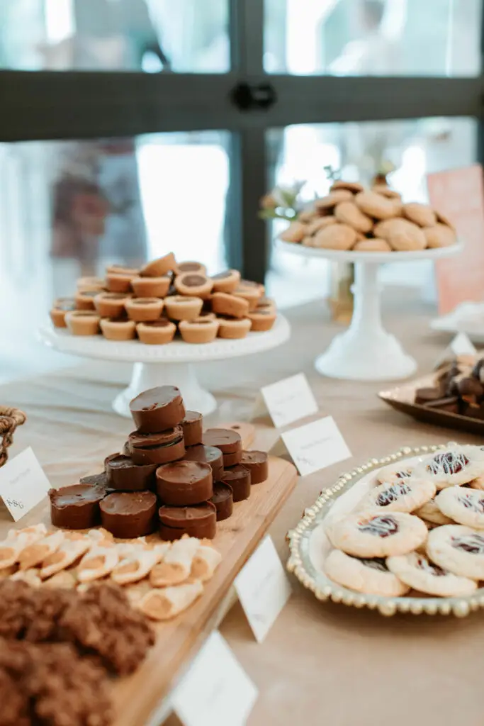 cookie table